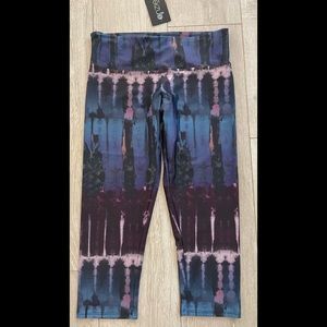 NWT! Sz Med/Large Onzie Crops